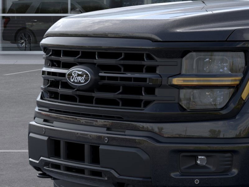 2025 Ford F-150 XLT photo 16