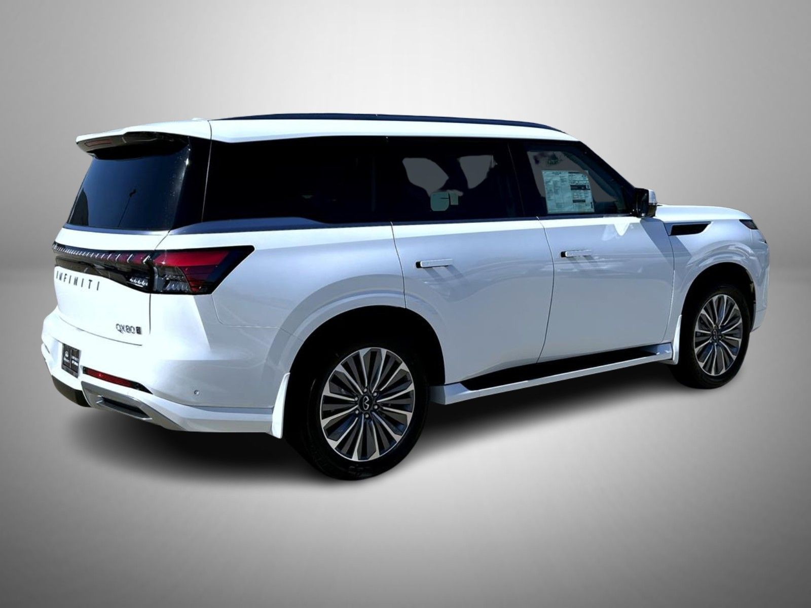 2026 Infiniti QX80 Luxe photo 5