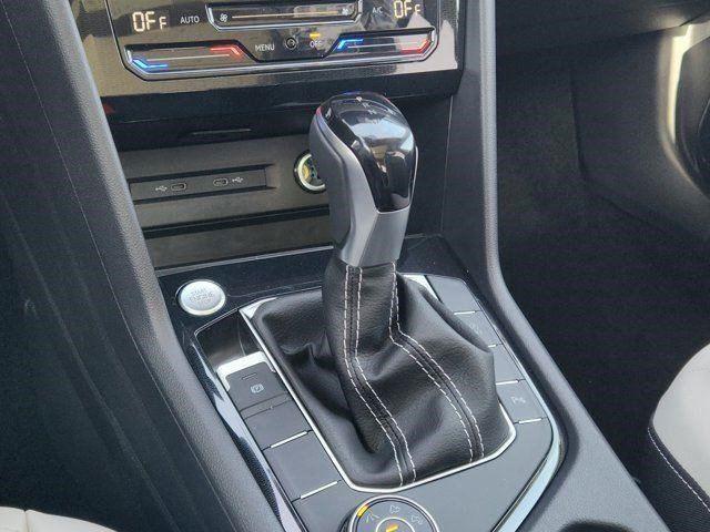 2025 Volkswagen Taos SE photo 19