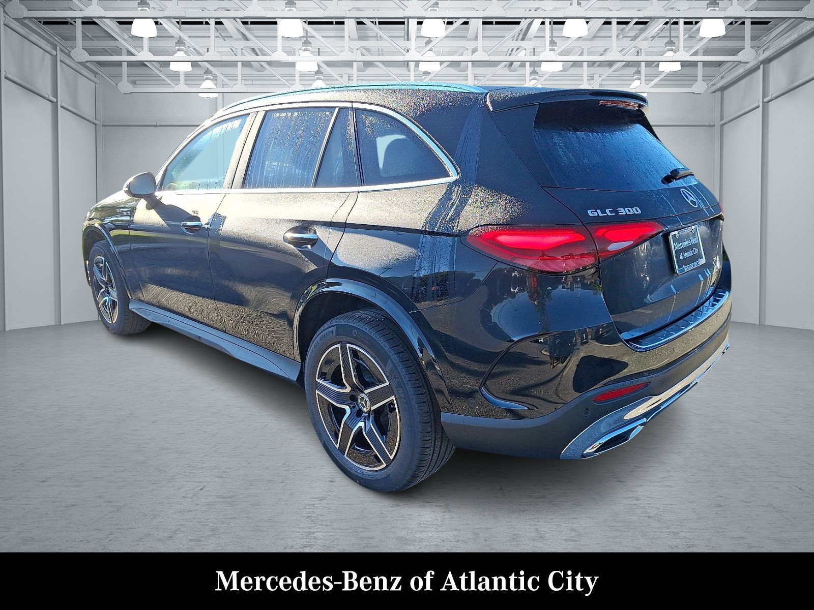 2026 Mercedes Benz GLC 300 4MATIC photo 3