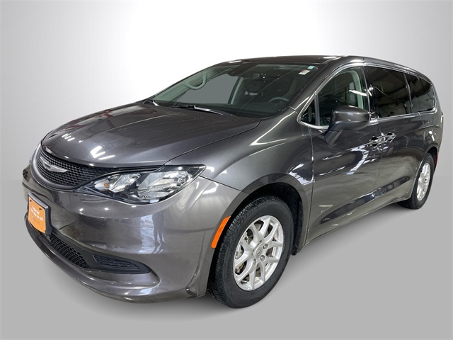 2023 Chrysler Voyager LX photo 4