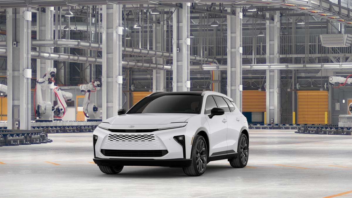 2025 Toyota Crown Signia Limited's photo