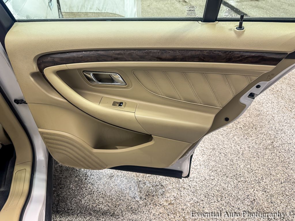 2017 FORD TAURUS - Image 26