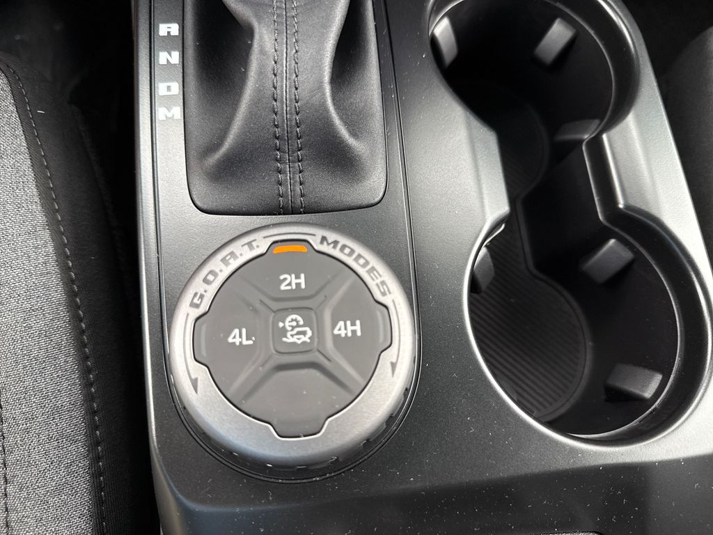 2025 Ford Bronco Base photo 20