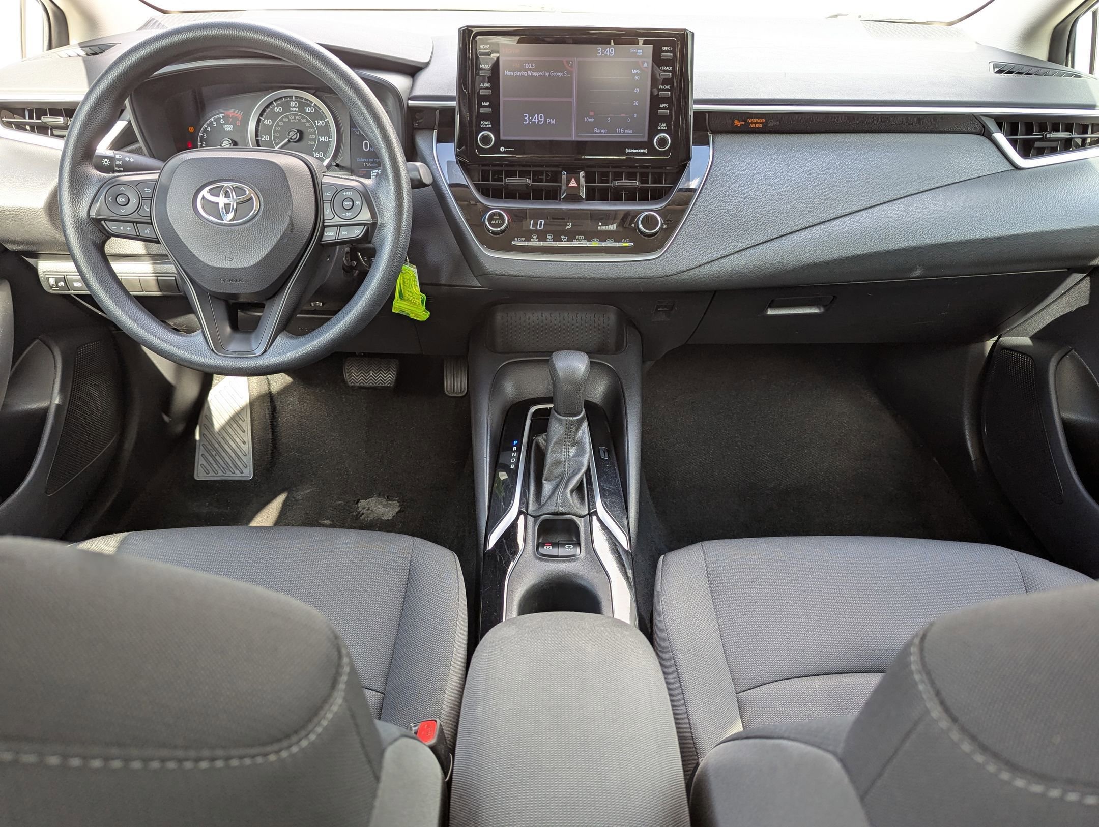 2022 Toyota Corolla LE photo 17