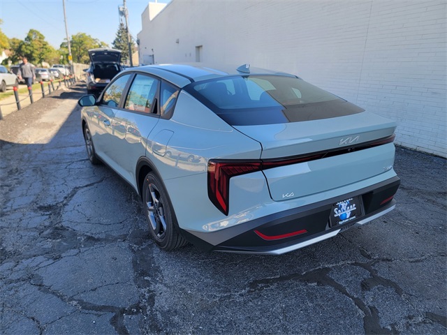2025 Kia K4 LXS photo 4