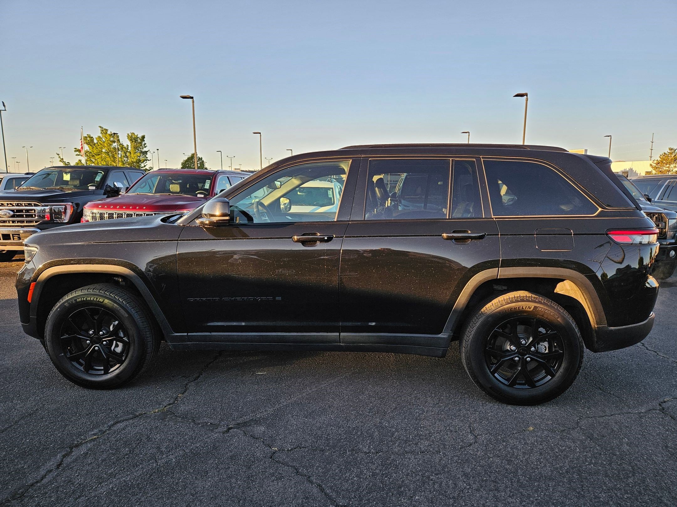 2024 Jeep Grand Cherokee Altitude photo 6