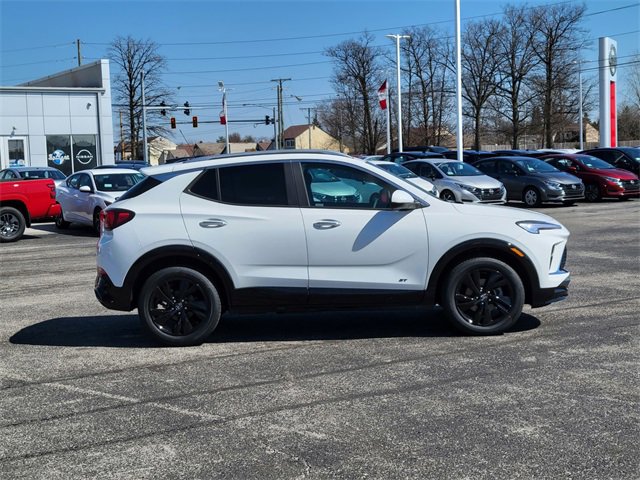 2025 Buick Encore GX Sport Touring photo 3