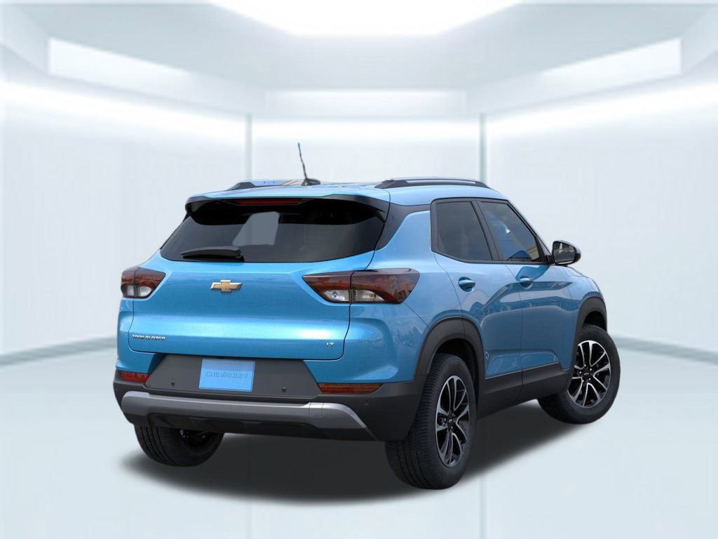 2025 Chevrolet Trailblazer LT photo 3