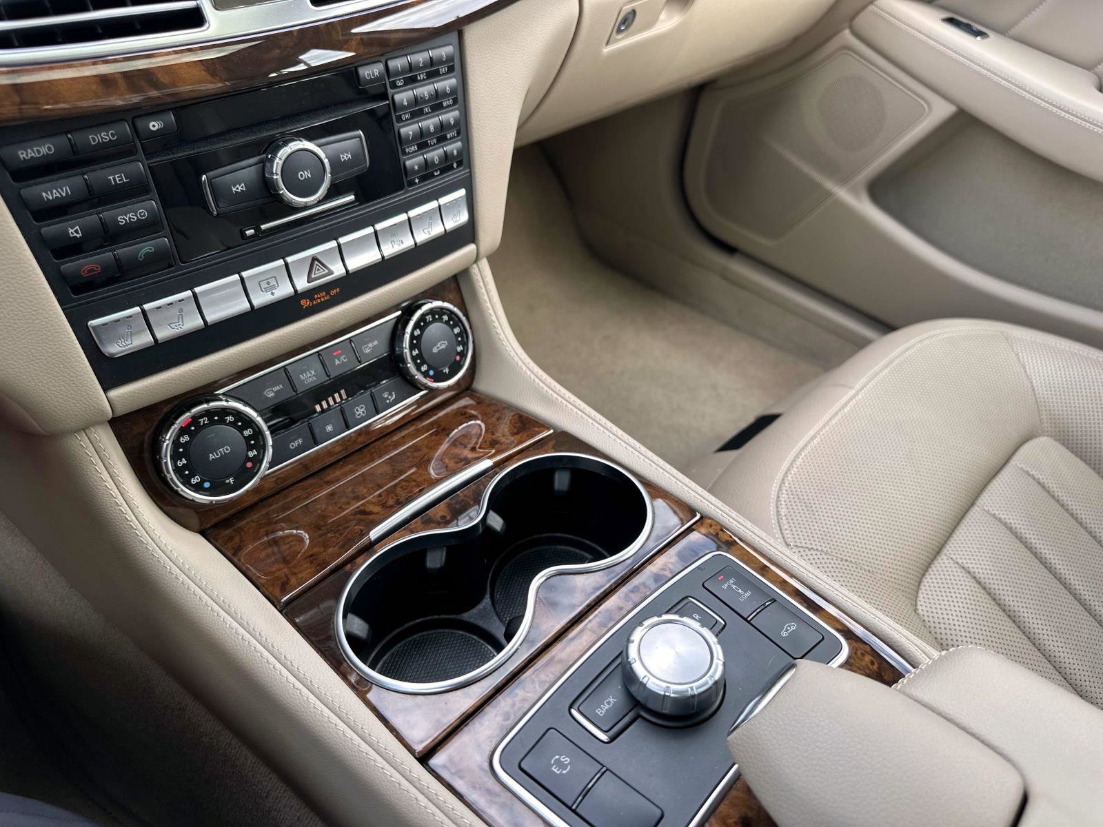 2012 Mercedes Benz CLS 550 photo 27
