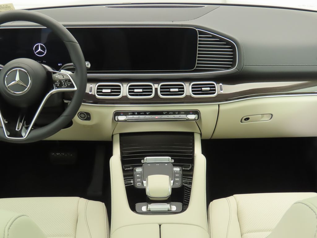 2026 Mercedes Benz GLS 450 4MATIC photo 14