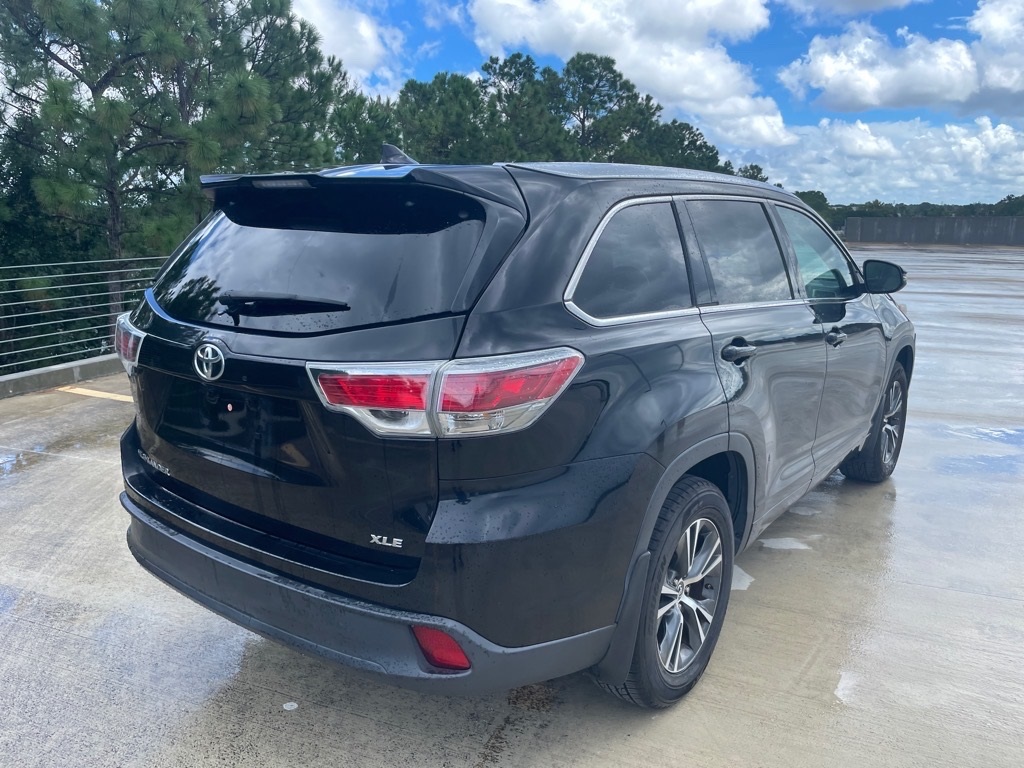 2016 Toyota Highlander XLE photo 5