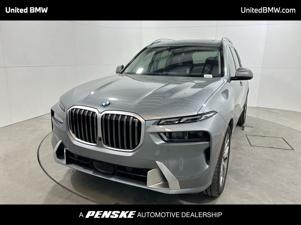2025 BMW X7 40i's photo