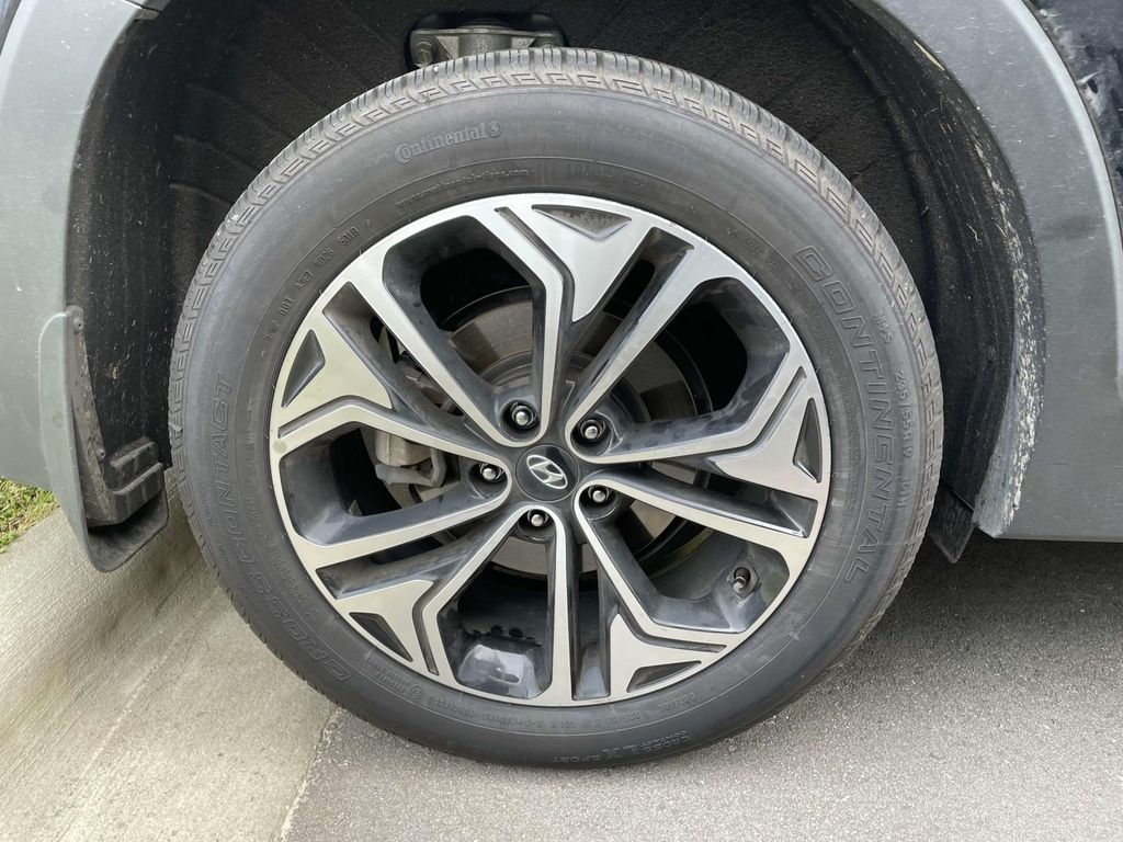 2020 Hyundai Santa Fe SEL photo 4