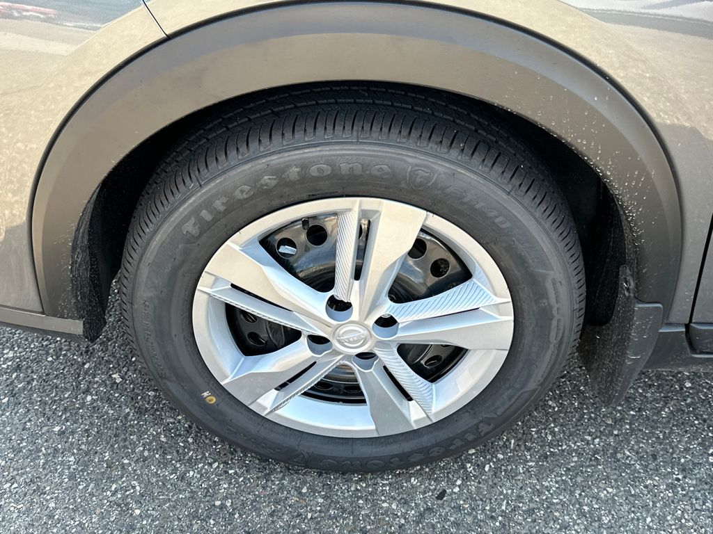 2025 Nissan Kicks Play S photo 8