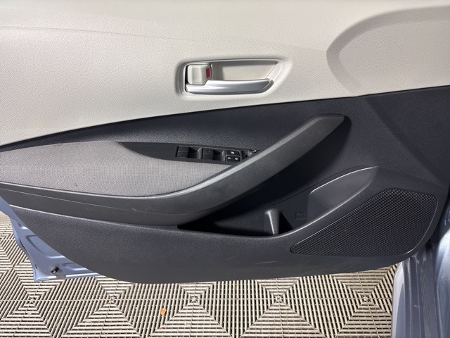 2021 Toyota Corolla LE photo 12