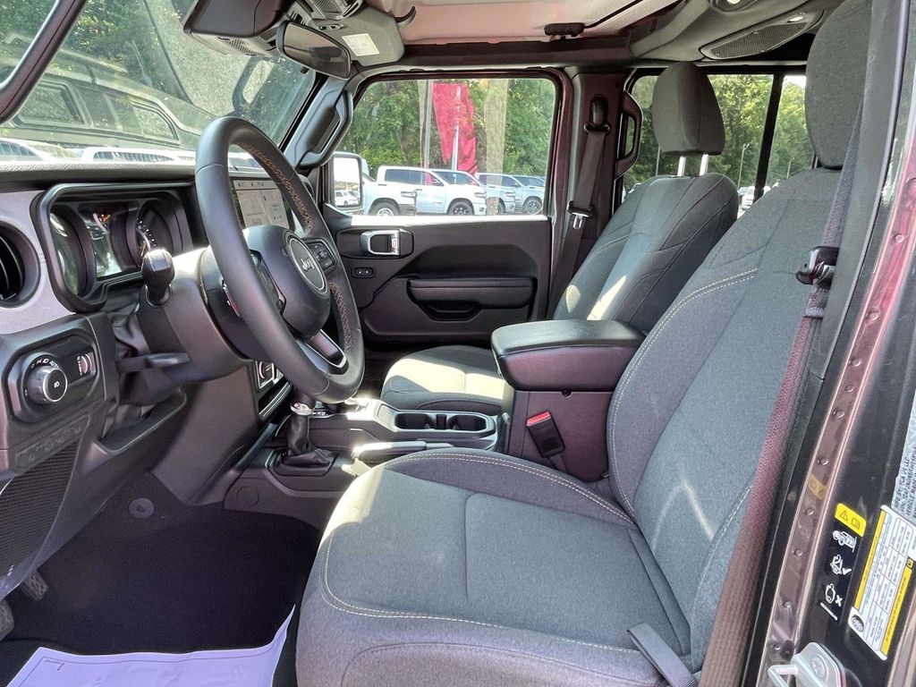 2024 Jeep Wrangler Sport S photo 24