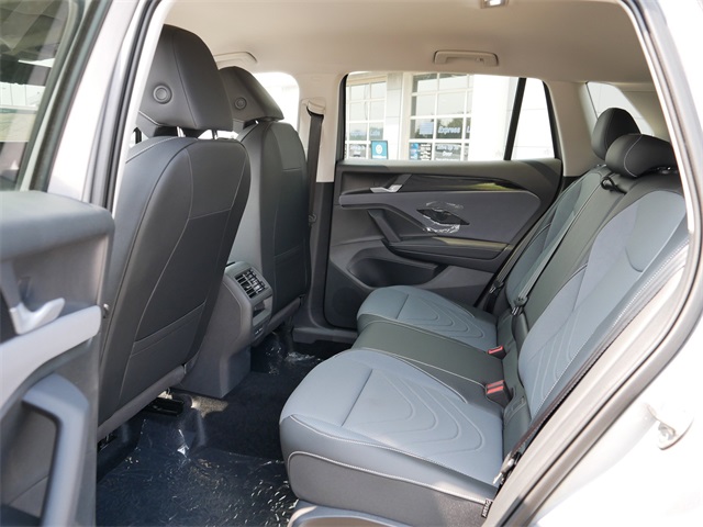 2025 Volkswagen Tiguan SE photo 7