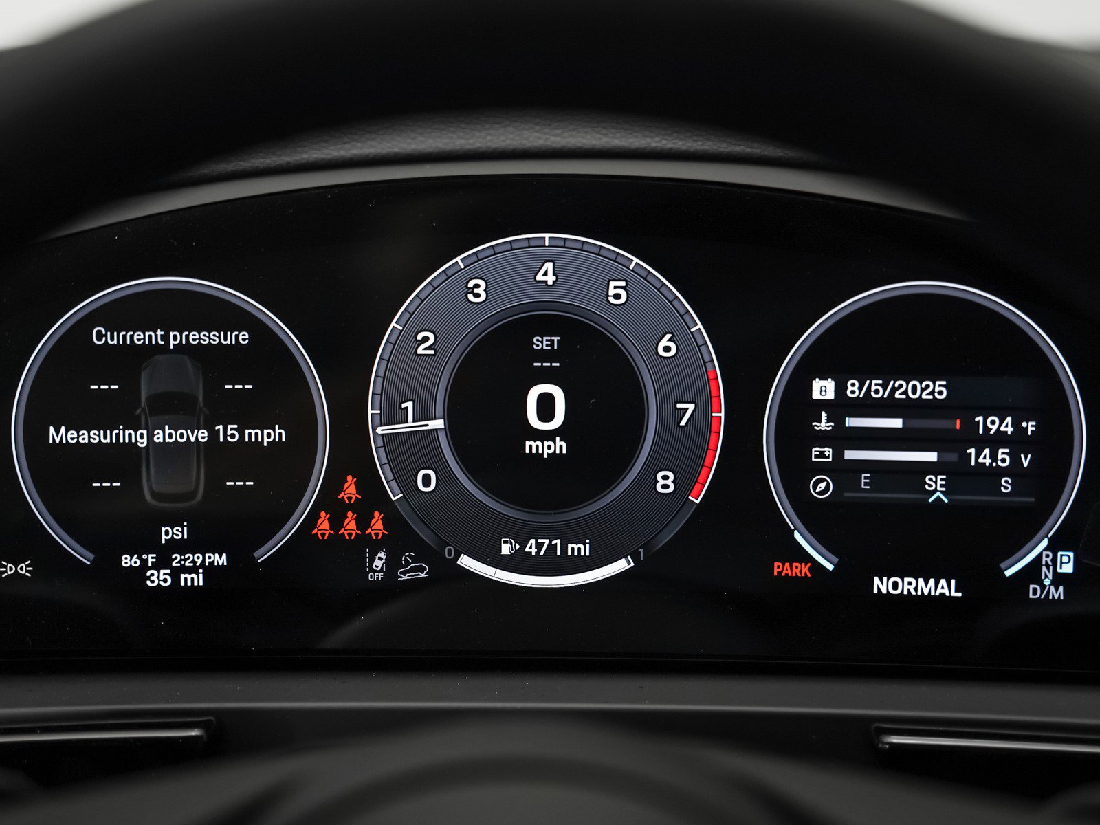 2025 Porsche Cayenne photo 18