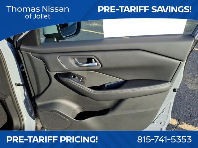 2026 Nissan Rogue SV photo 10