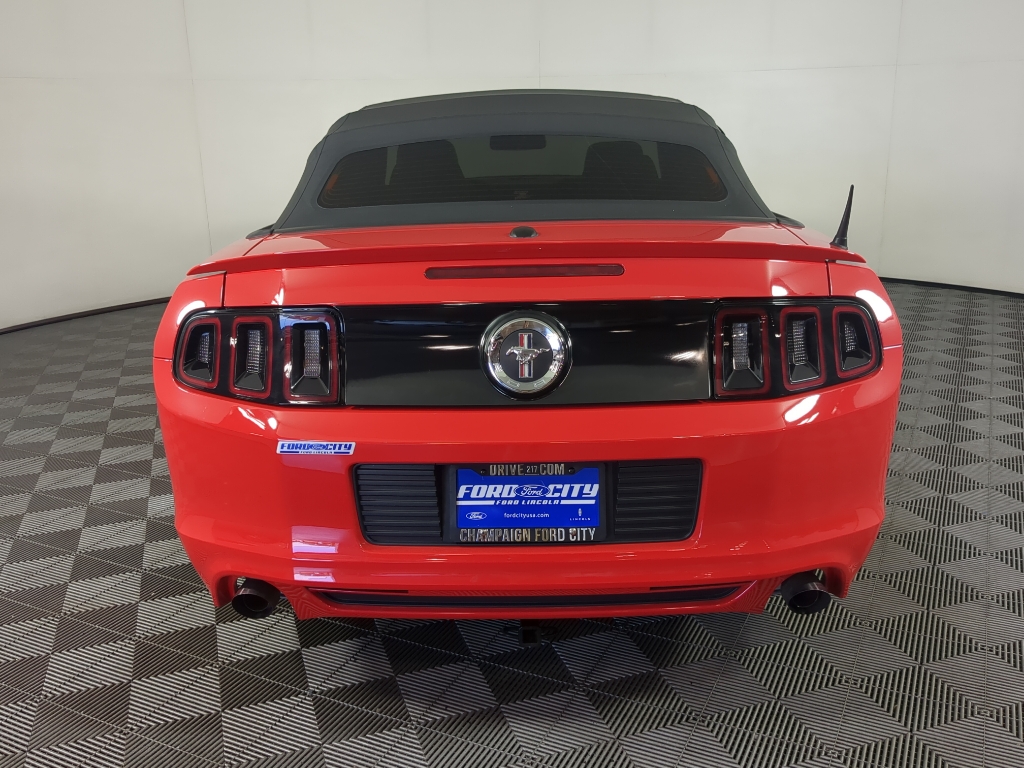 2013 Ford Mustang V6 Premium photo 14
