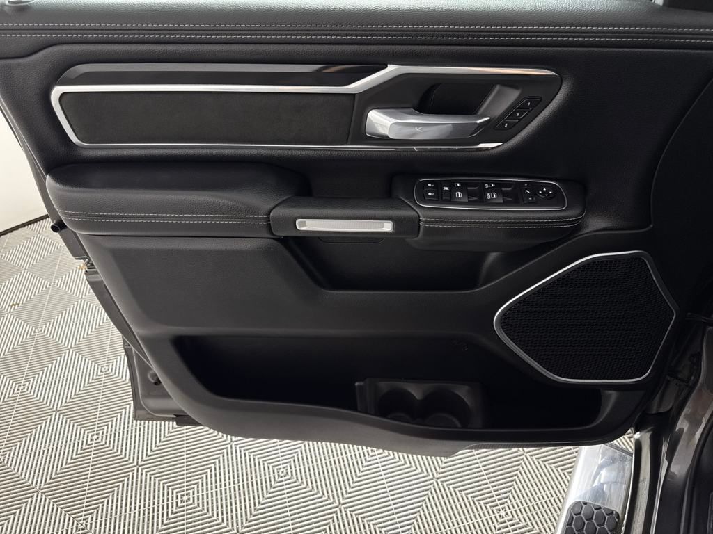 2019 Ram 1500 Laramie photo 16