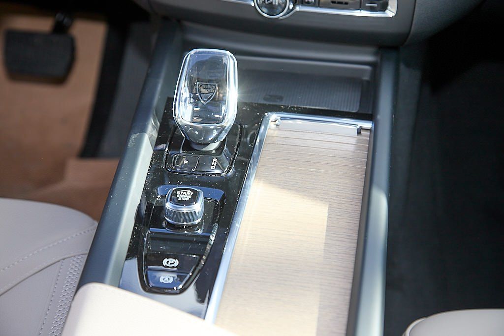 2026 VOLVO XC60 - Image 27