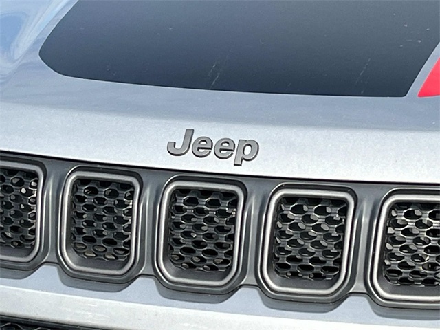 2024 Jeep Compass Trailhawk photo 9