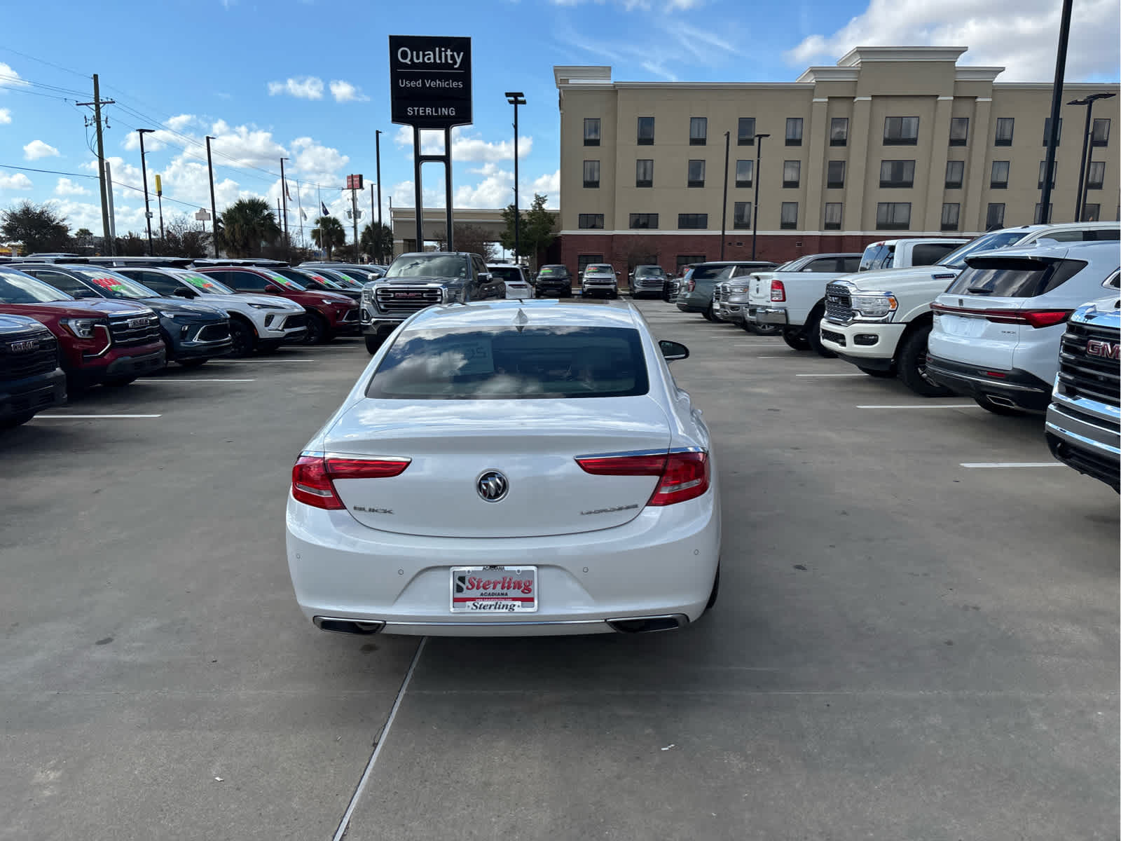 2018 Buick LaCrosse Essence photo 3