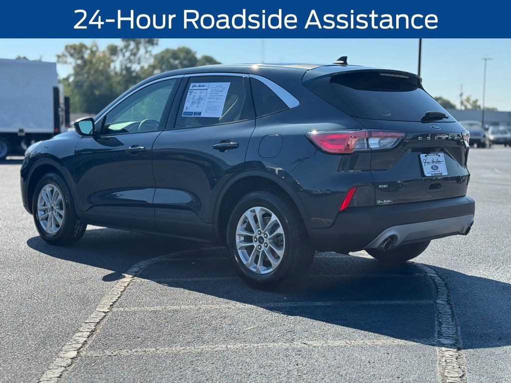 2022 Ford Escape SE photo 4