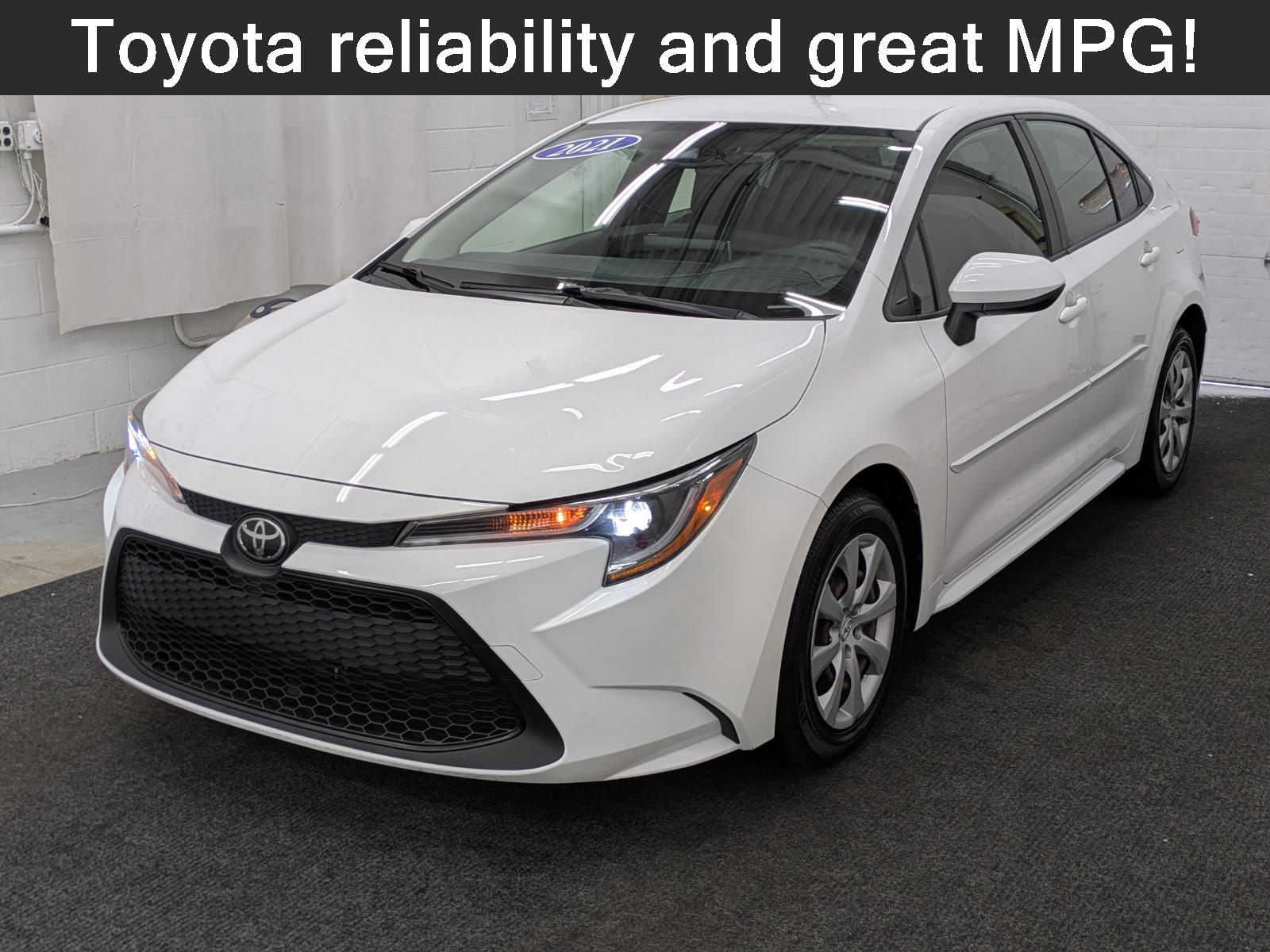 2021 Toyota Corolla LE's photo