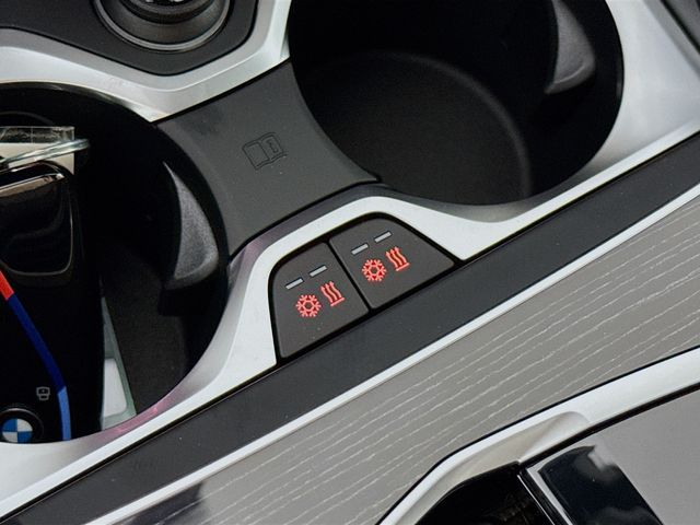 New 2026 White BMW M60i image 17