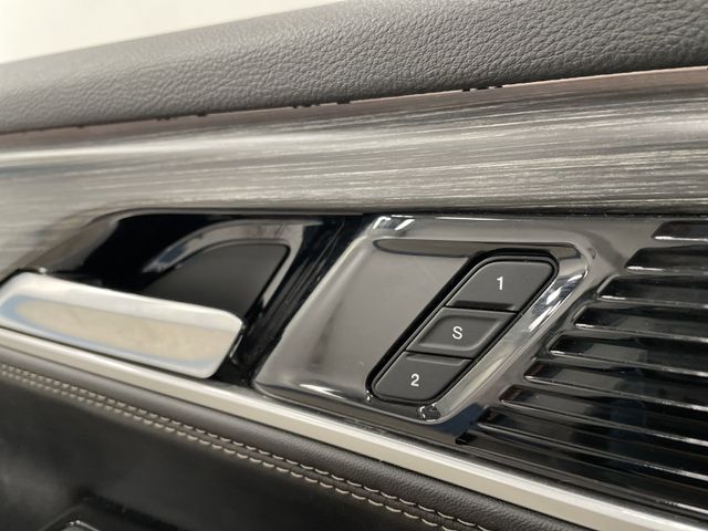 Certified Used 2024 Baltic Gray Metallic Clearcoat Jeep Series II image 31