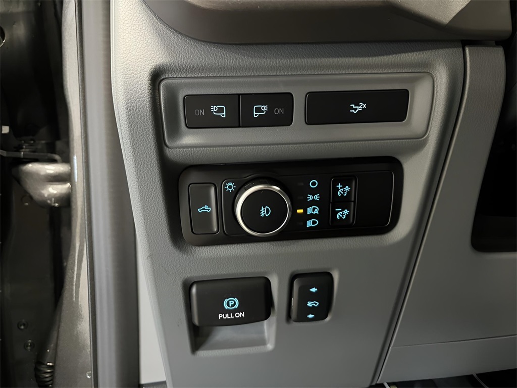 2024 Ford F-150 XLT photo 16