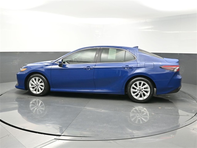 2023 Toyota Camry LE photo 4