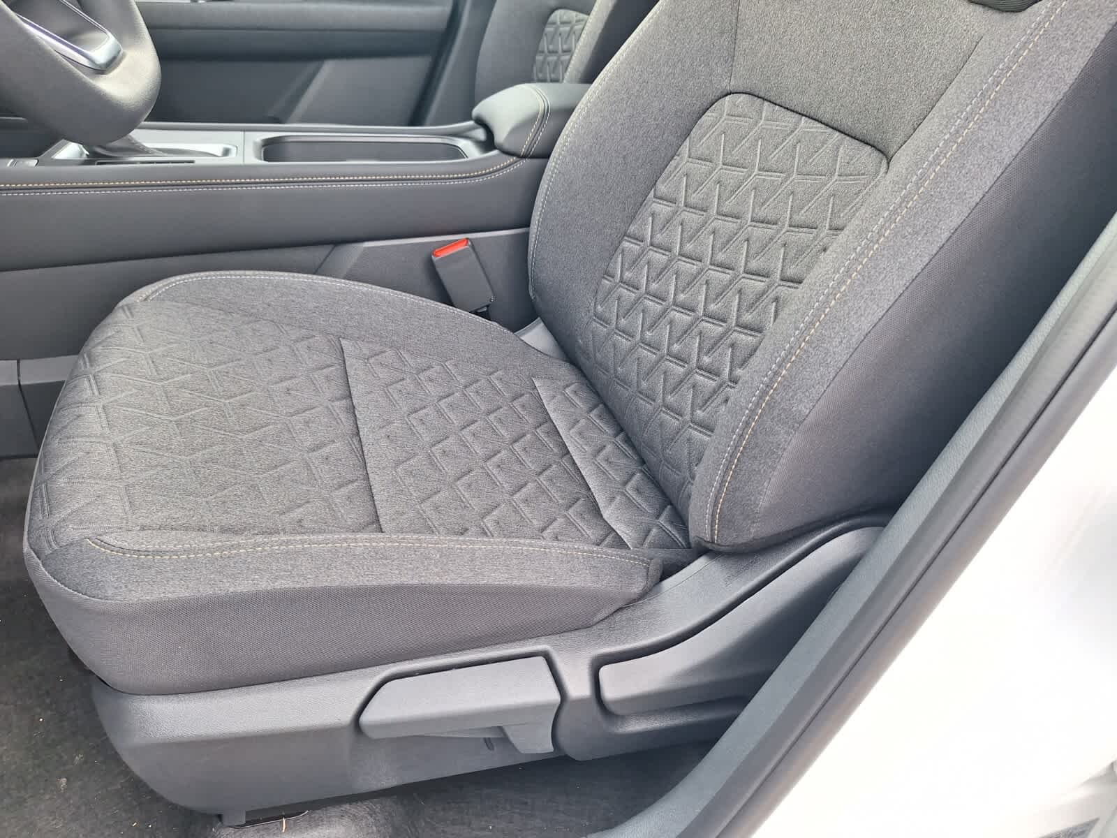 2025 Nissan Kicks SV photo 9