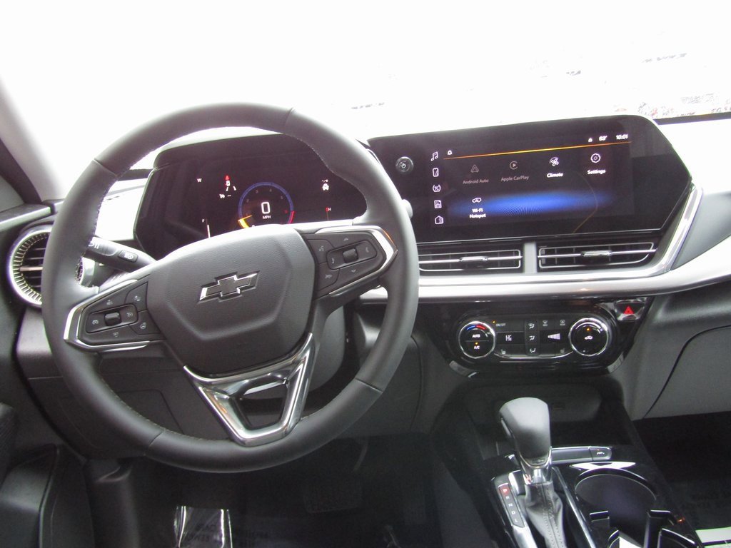 2025 Chevrolet Trax ACTIV photo 2