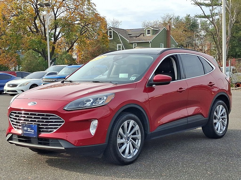 2022 Ford Escape Titanium photo 2