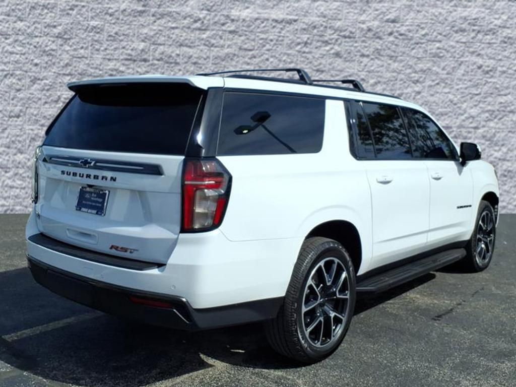 2022 Chevrolet Suburban RST photo 3