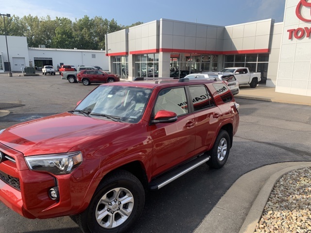 2021 Toyota 4Runner SR5 Premium photo 2