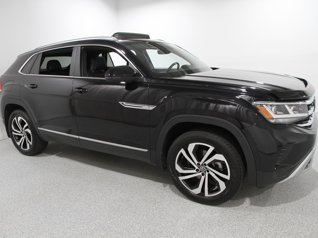 2023 Volkswagen Atlas Cross Sport SEL's photo