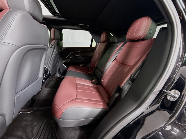 2025 Land Rover Range Rover Sport SE photo 21