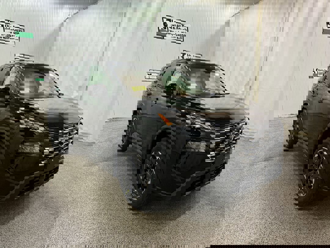 2026 Nissan Rogue SV's photo