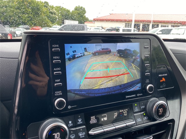 2022 Toyota Highlander LE photo 25