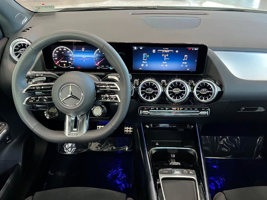 2025 Mercedes Benz GLA AMG 35 4MATIC photo 3