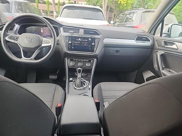 3VVRB7AX6RM160109