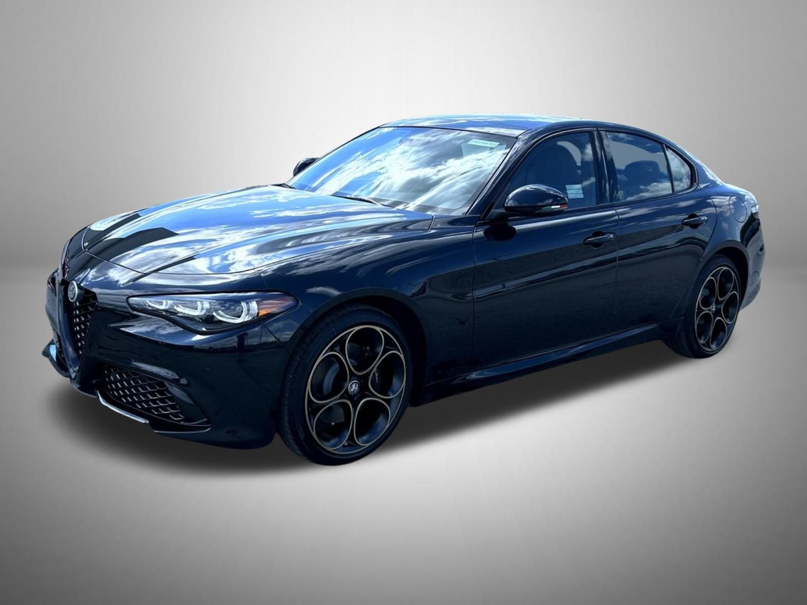 2025 Alfa Romeo Giulia Intensa's photo