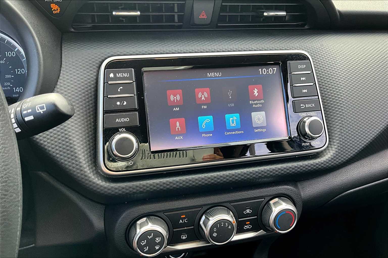 2024 Nissan Kicks S photo 29