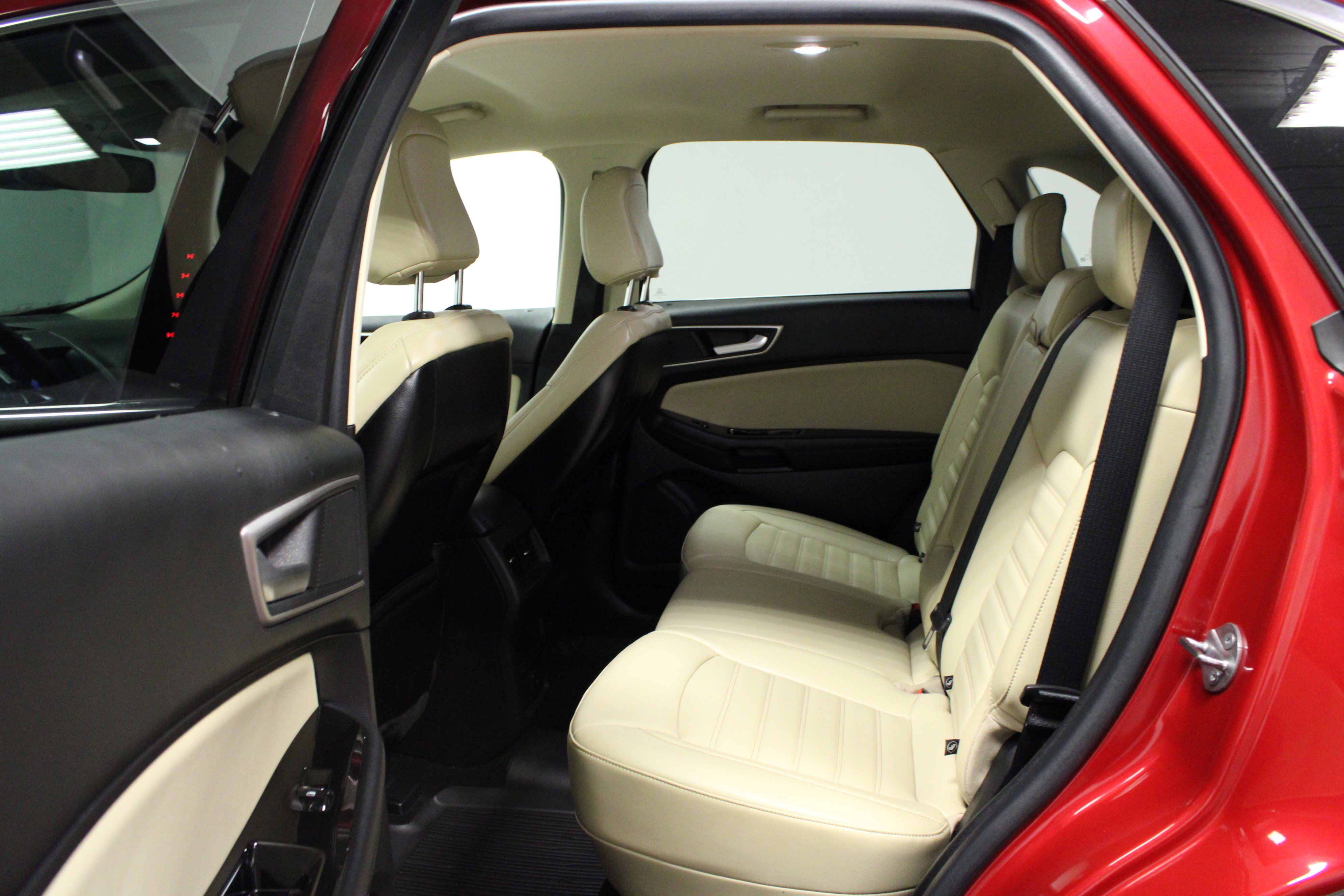 2020 Ford Edge SEL photo 10