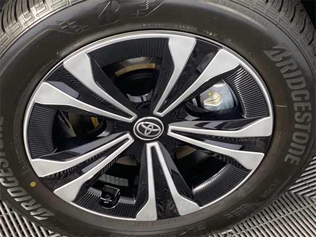 2025 Toyota bZ4X XLE photo 28